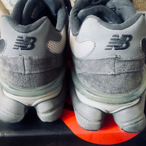New balance 9060 like new ! - Picture 3 of 6
